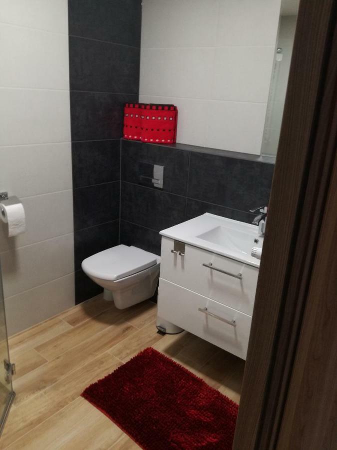 Novitas Apartments Вроцлав Екстериор снимка